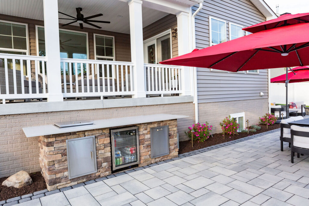 modern outdoor kitchen
