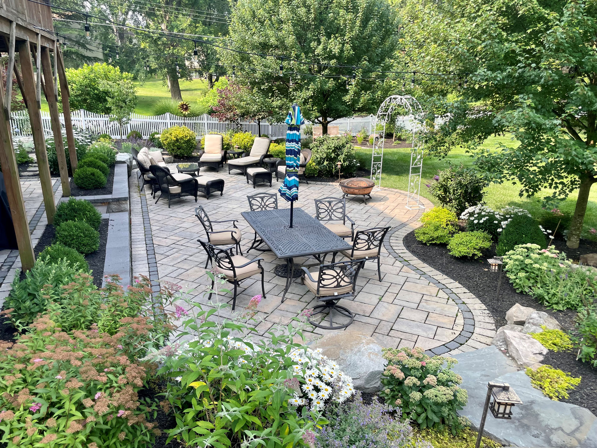 Independence Landscape patio